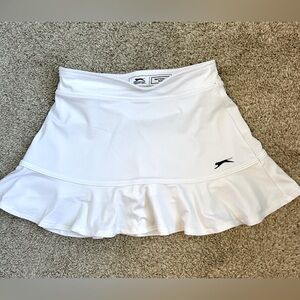 Junior size Small white Golf Skort by Slazenger fits like women’s 00